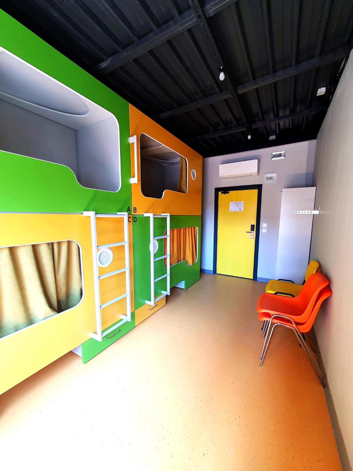 סופיה Green Cube Capsule Hostel מראה חיצוני תמונה