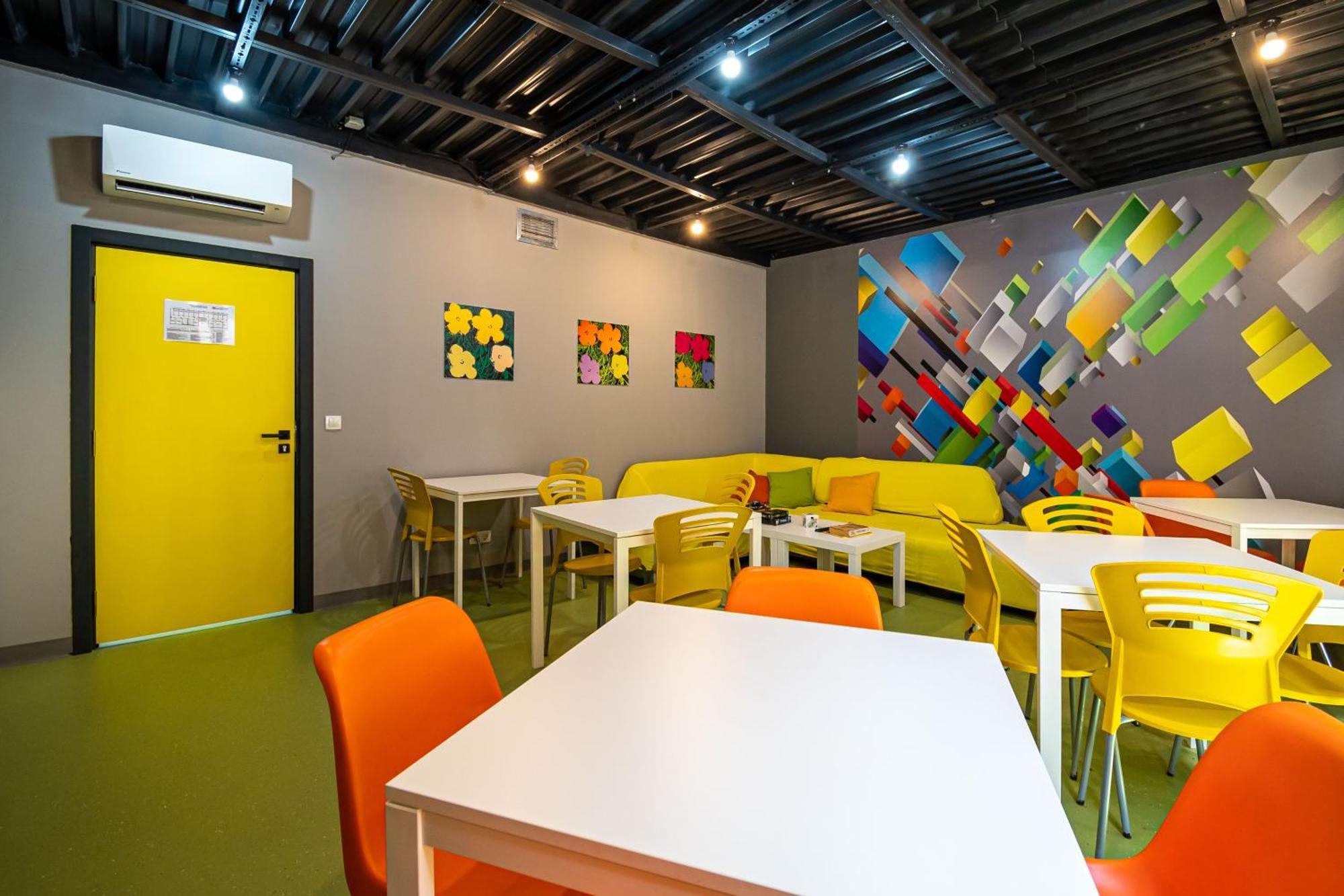 סופיה Green Cube Capsule Hostel מראה חיצוני תמונה